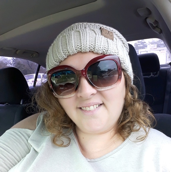 Meet your Posher, Erica - Picture 1 of 1
